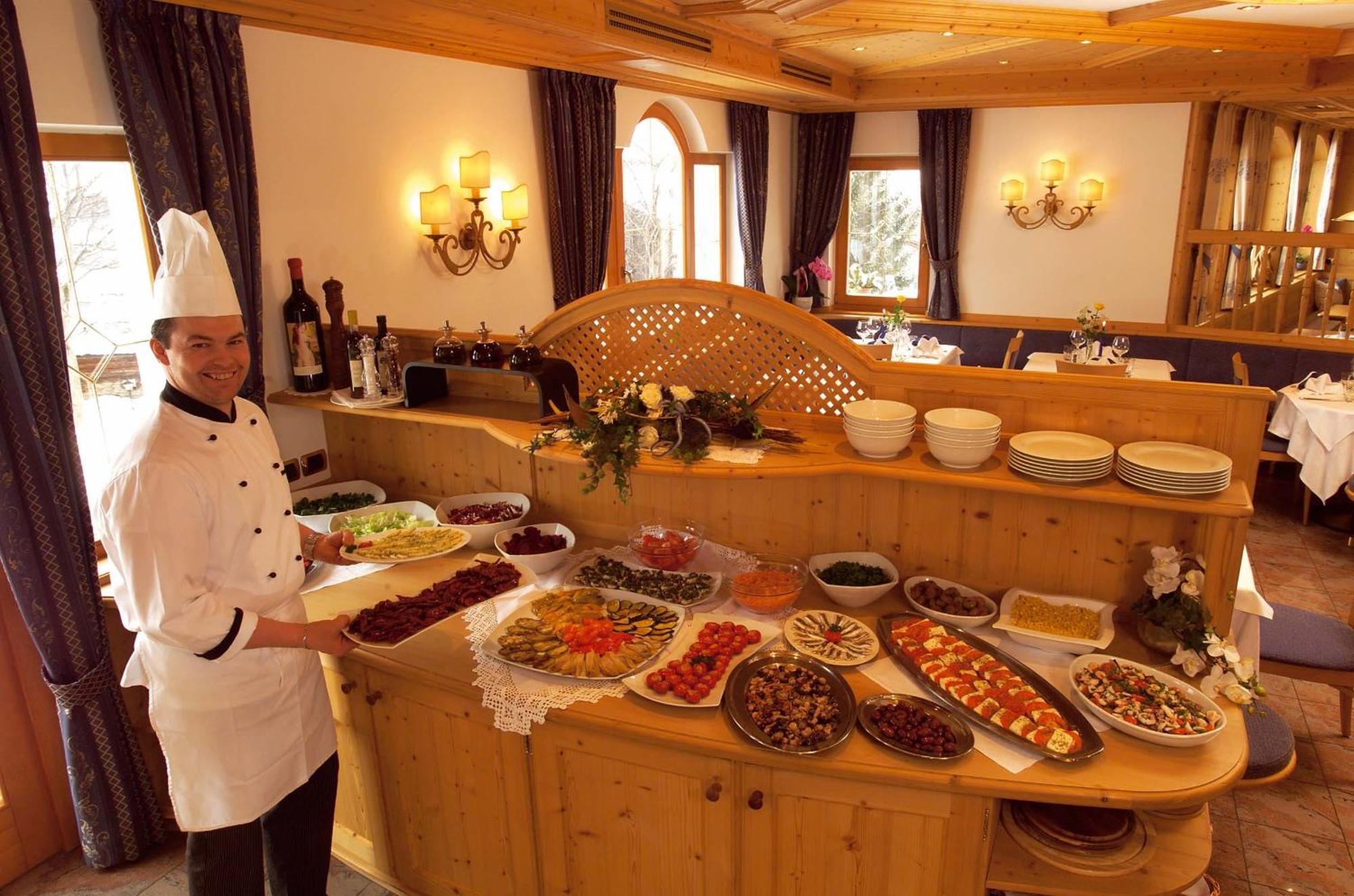 Hotel Pra Tlusel Selva di Val Gardena Exteriör bild