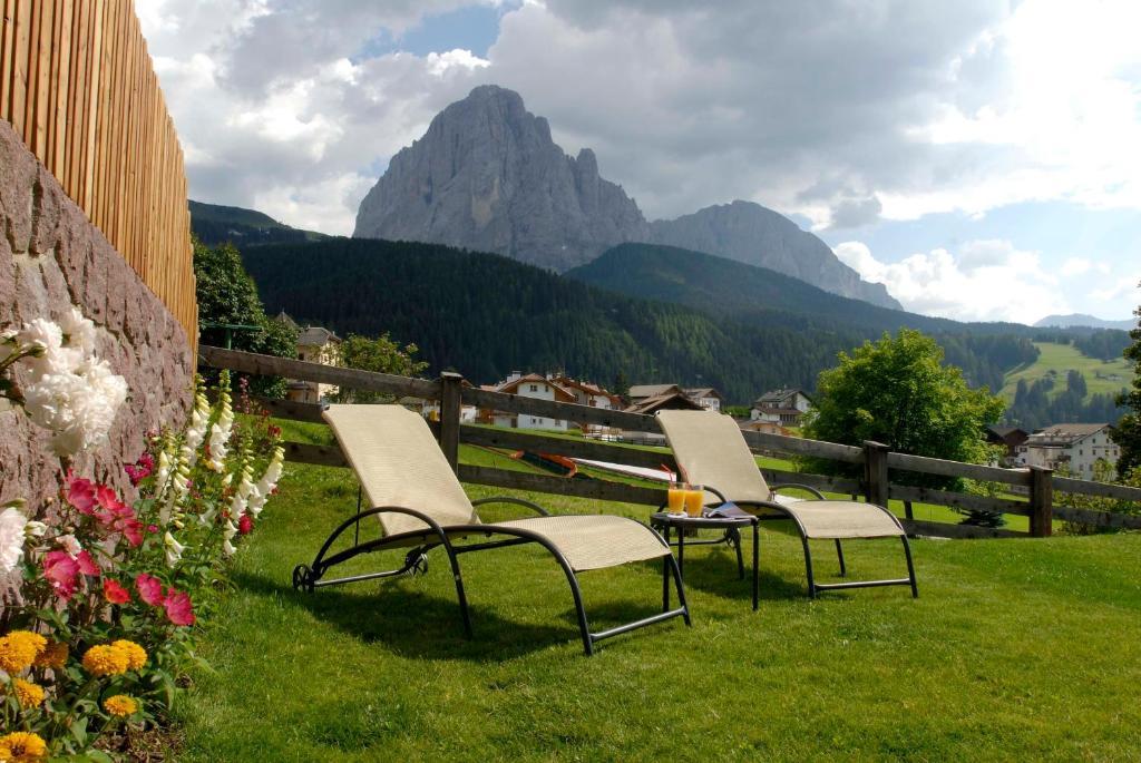 Hotel Pra Tlusel Selva di Val Gardena Exteriör bild