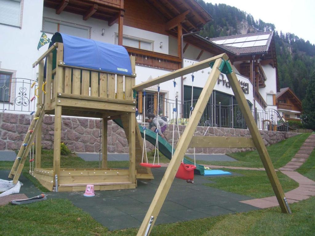 Hotel Pra Tlusel Selva di Val Gardena Exteriör bild